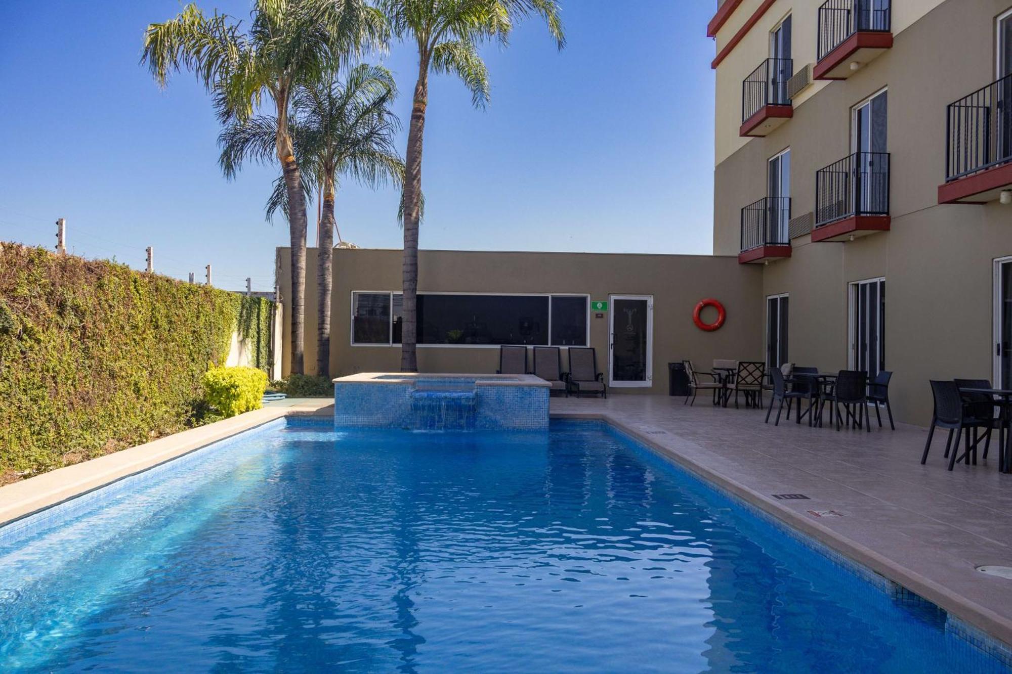 Best Western Plus Monterrey Airport Apodaca Exterior photo